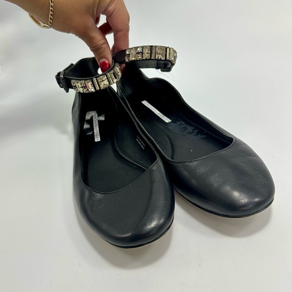 Vera Wang lavender black leather flats with rhinestone ankle strap size 7 - Picture 2 of 11